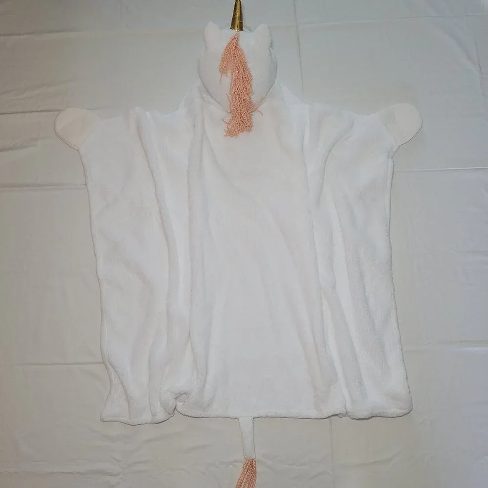 Pillowfort Unicorn Hooded Blanket 40x50 Super Soft White